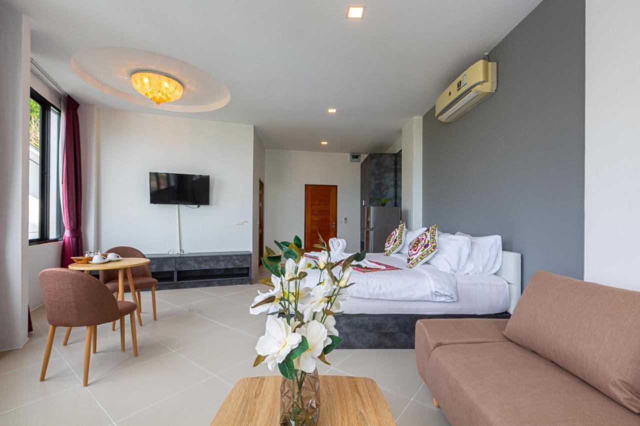 Rossarin Sea View Patong Hotel Exterior photo