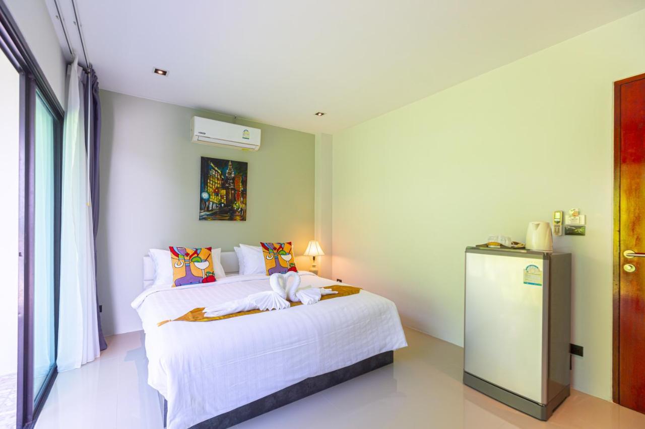 Rossarin Sea View Patong Hotel Exterior photo
