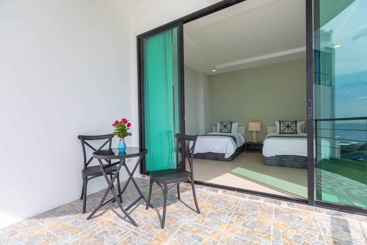 Rossarin Sea View Patong Hotel Exterior photo