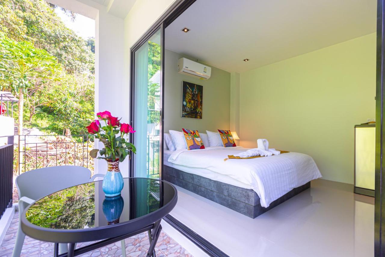 Rossarin Sea View Patong Hotel Exterior photo