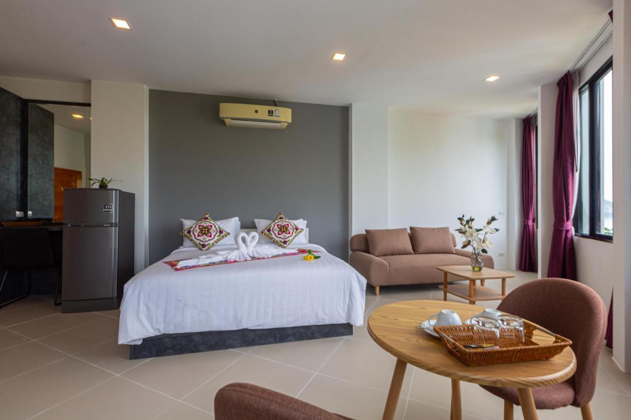 Rossarin Sea View Patong Hotel Exterior photo